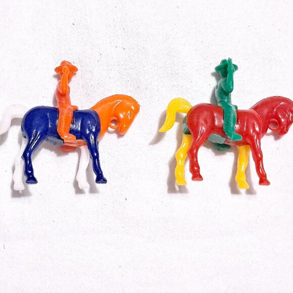 5 Vintage 1960s Puzzle Keychain Gumball Vending Machine Toys - Picture 2 of 10